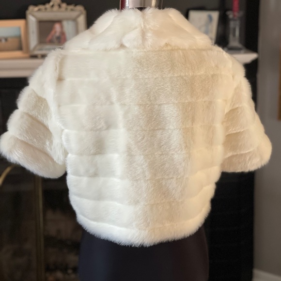 Faux fur bolero - Picture 5 of 8